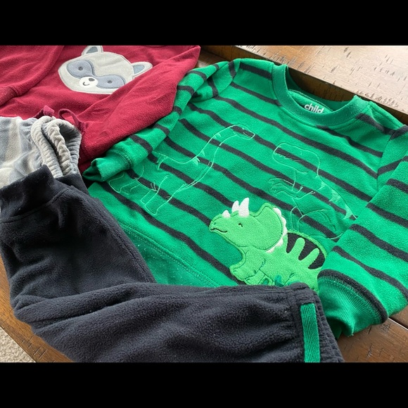 •GUC•{2 Outfits} Child of Mine by Carter’s Cozy Infant Pullover/Pant Sets - Picture 3 of 7